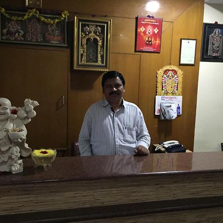 Hotel Suprabath Towers ティルパティ エクステリア 写真