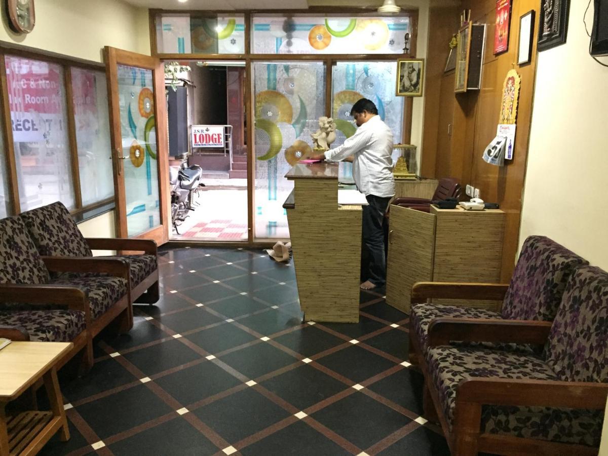 Hotel Suprabath Towers ティルパティ エクステリア 写真